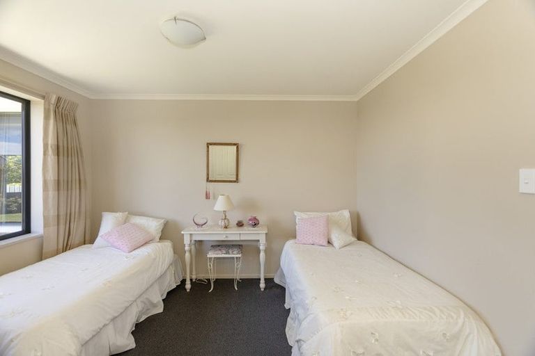 Photo of property in 22 North Ridge Drive, Oamaru North, Oamaru, 9400