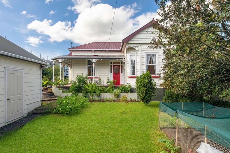Photo of property in 18 Clark Road, Pahurehure, Papakura, 2113