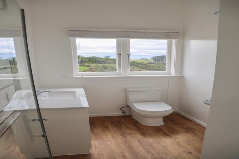 Photo of property in 204 Cape Rodney Road, Leigh, 0985