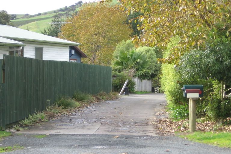 Photo of property in 128a Awaroa Road, Helensville, 0800