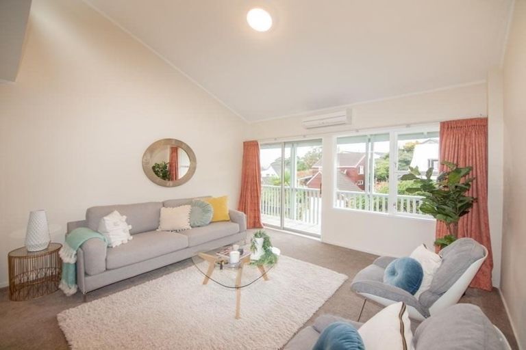 Photo of property in 103a Churton Drive, Churton Park, Wellington, 6037