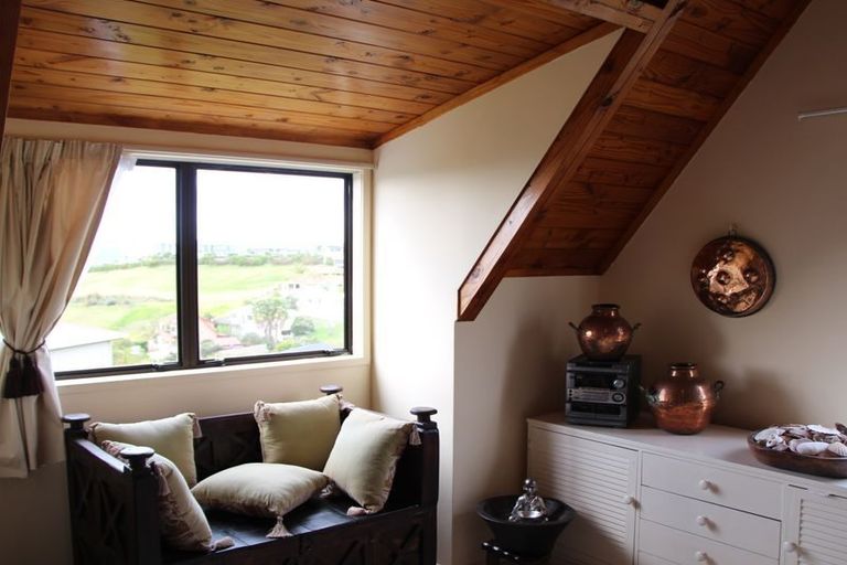 Photo of property in Stratford Drive, Cable Bay, 0420