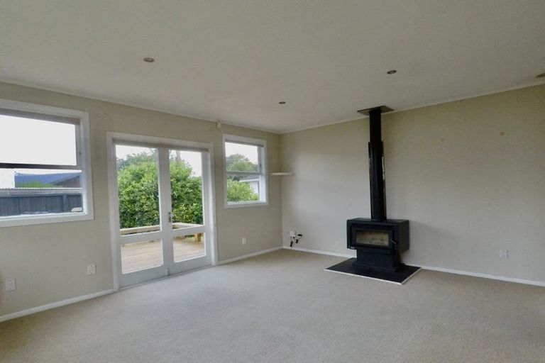 Photo of property in 13 Roby Street, Te Atatu Peninsula, Auckland, 0610