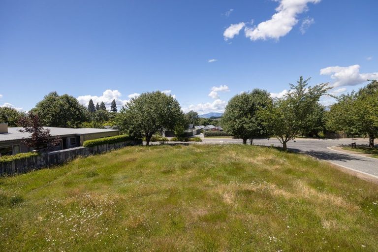 Photo of property in 14 Old Station Avenue, Wanaka, 9305