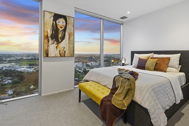 Photo of property in Sentinel Apartments, 2403/3 Northcroft Street, Takapuna, Auckland, 0622