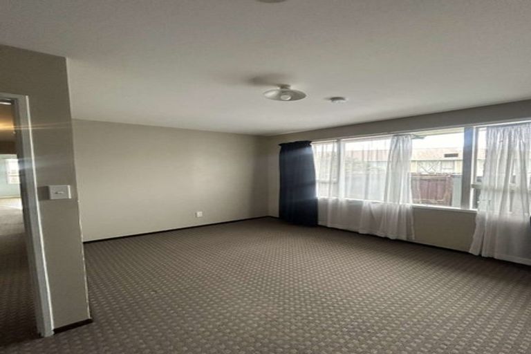 Photo of property in 2/23 Branksome Place, Parklands, Christchurch, 8083