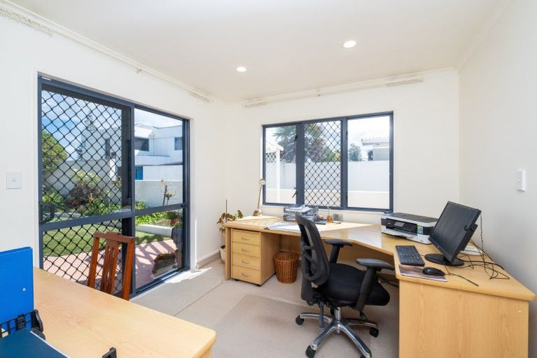 Photo of property in 24 The Esplanade, Westshore, Napier, 4110