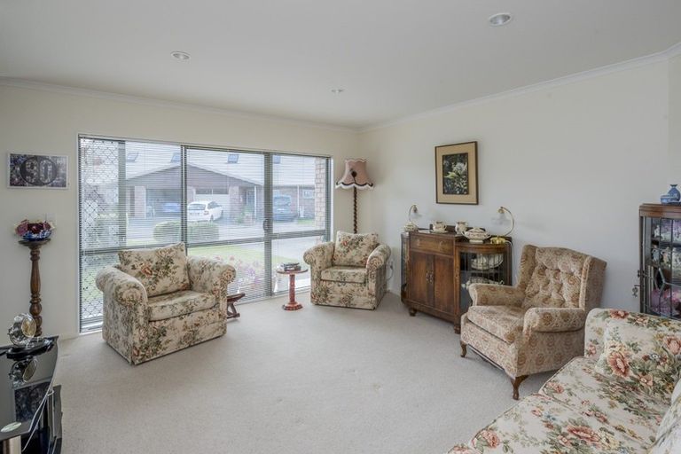 Photo of property in Rangeview Villas, 37/9 Fuller Close, Levin, 5510