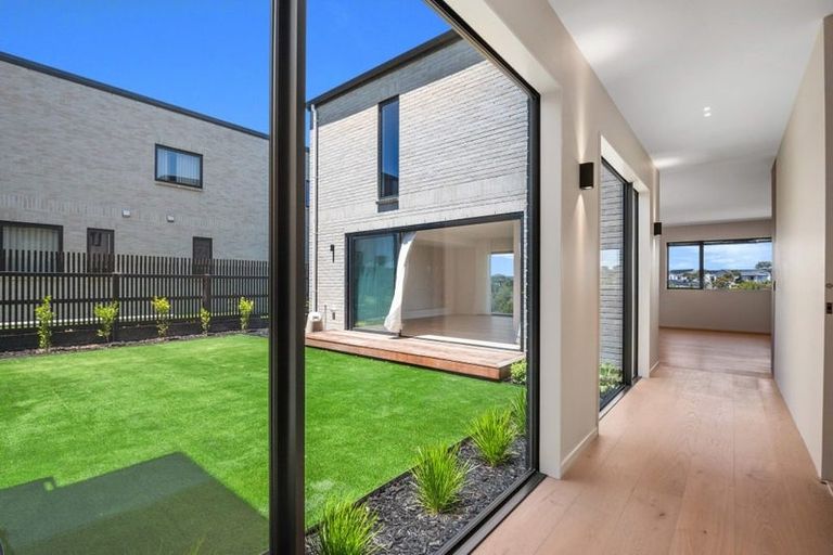 Photo of property in 43 Bristol Freighter Road, Hobsonville, Auckland, 0616