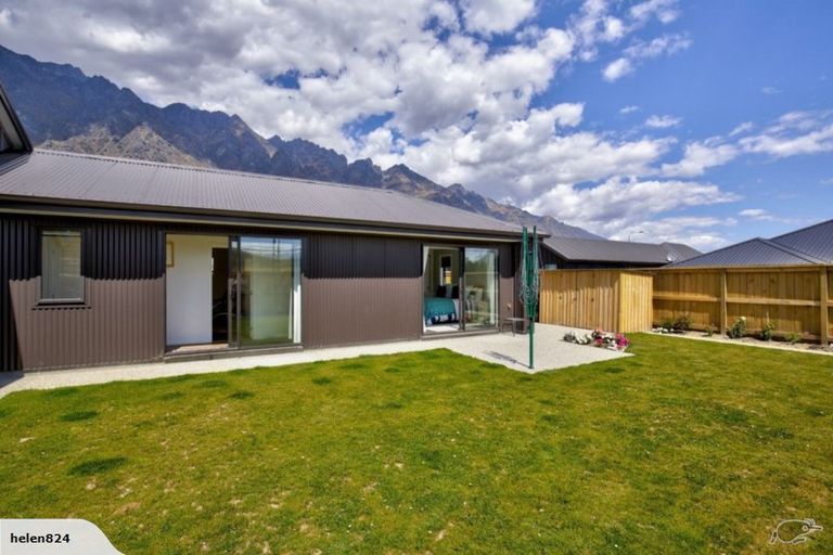 Photo of property in 39 Shepherd Road, Jacks Point, Queenstown, 9371