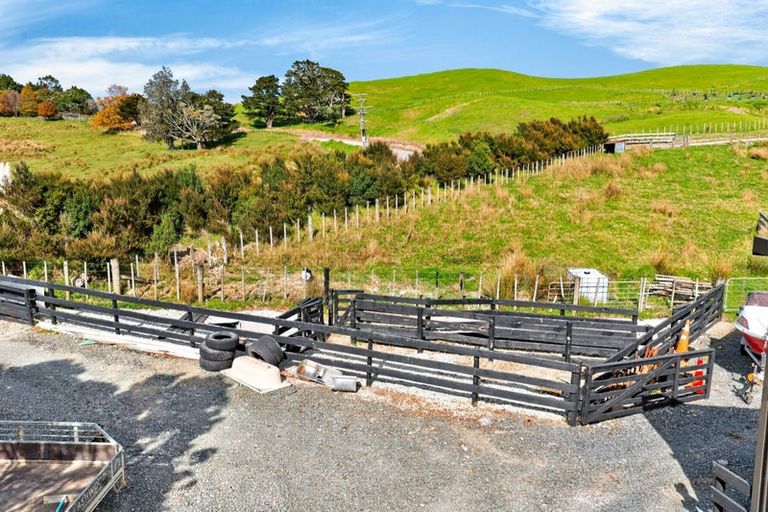 Photo of property in 161 Ranganui Road, Kaiwaka, 0573