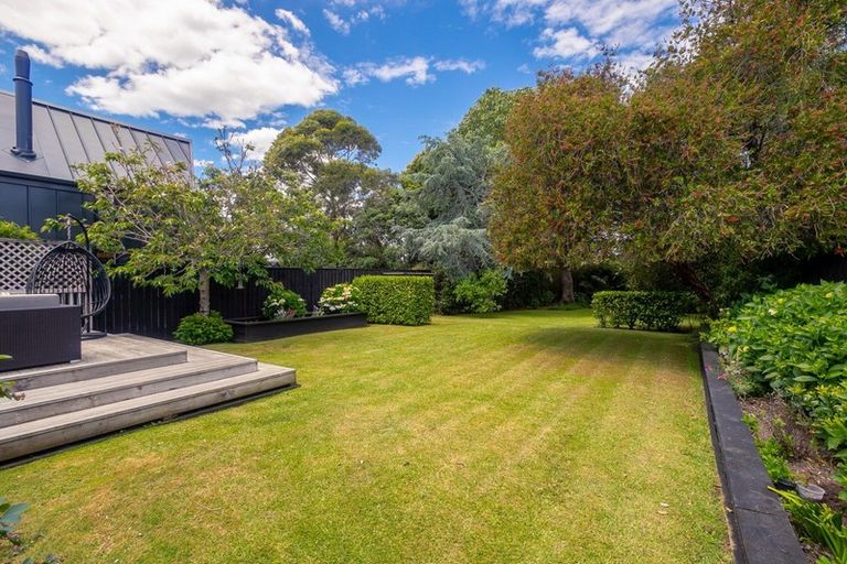 Photo of property in 11 Pasadena Avenue, Point Chevalier, Auckland, 1022