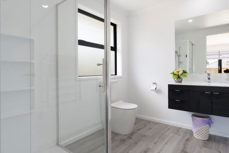 Photo of property in 8 Sam Heywood Place, Pyes Pa, Tauranga, 3112