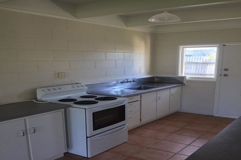 Photo of property in 22 Tironui Station Road East, Papakura, 2112
