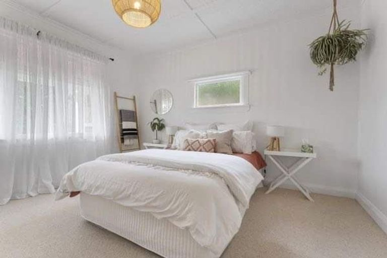 Photo of property in 6 Ngaio Street, Strandon, New Plymouth, 4312