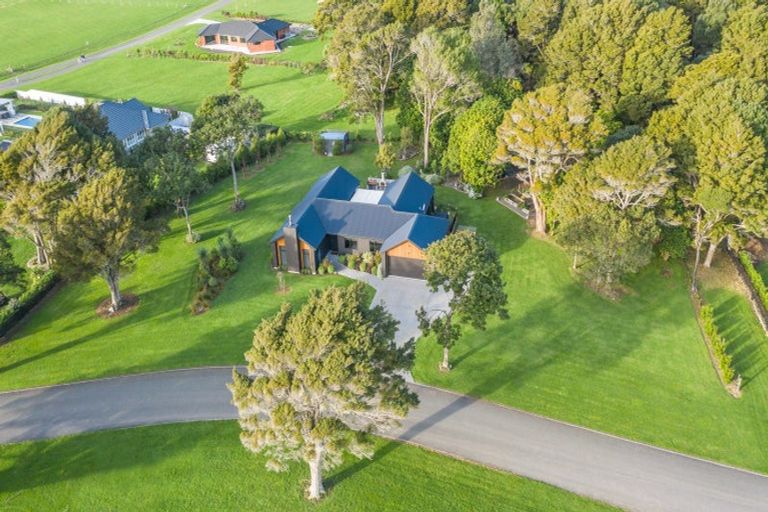 Photo of property in 26 Ohau Gravels Way, Ohau, Levin, 5570
