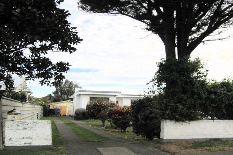 Photo of property in 19 Bignell Street, Gonville, Whanganui, 4501