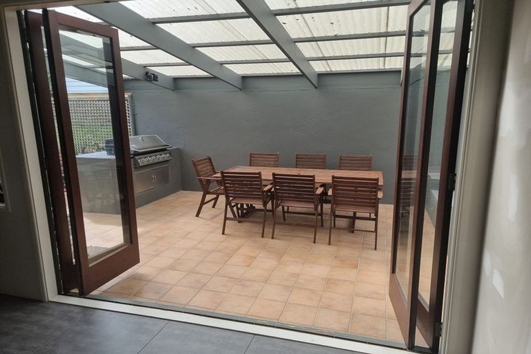 Photo of property in 10/2-22a Balmain Road, Chatswood, Auckland, 0626