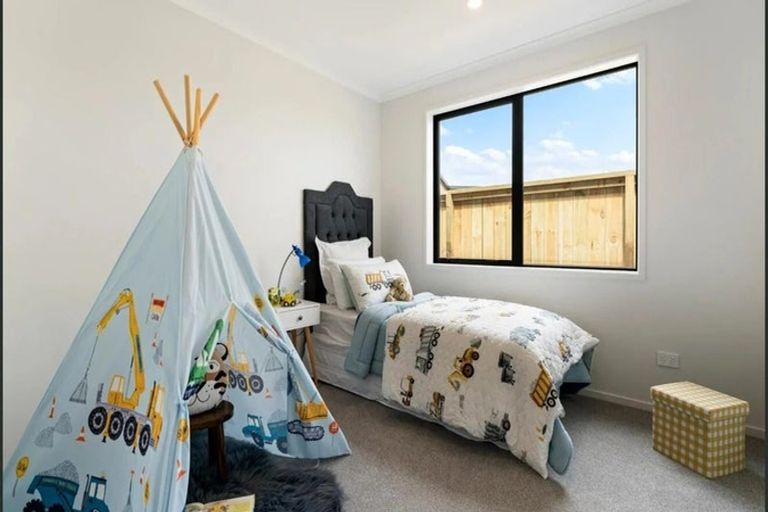 Photo of property in 57 Rorotu Avenue, Karaka, 2113