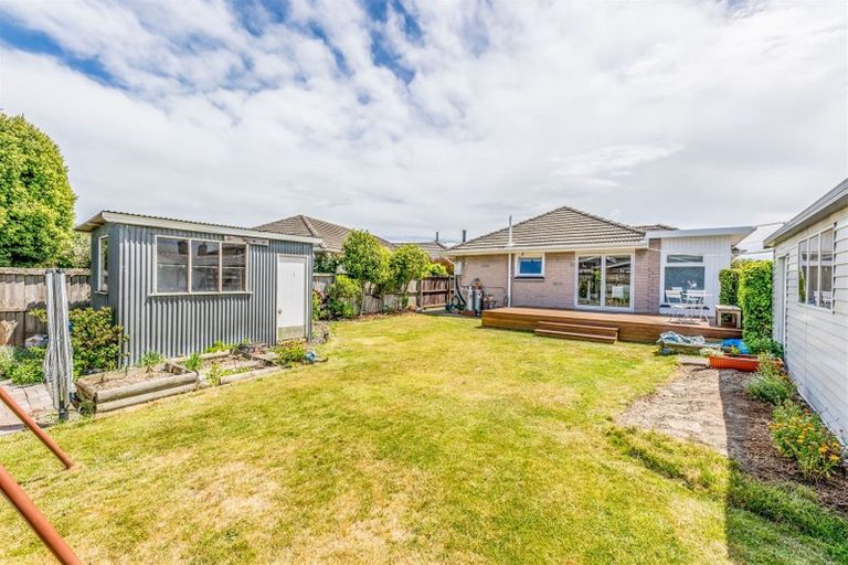 Photo of property in 18 Charlcott Street, Burnside, Christchurch, 8053