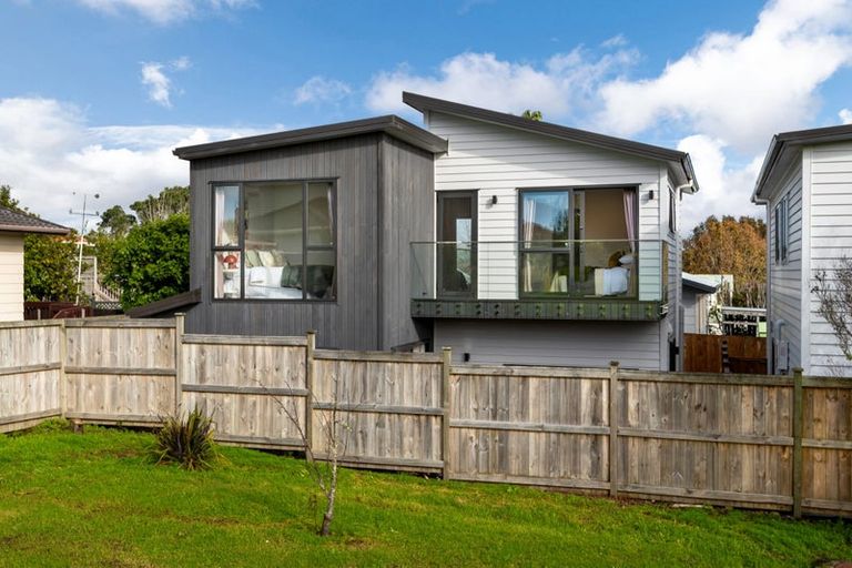Photo of property in 21e Montgomery Avenue, Belmont, Auckland, 0622