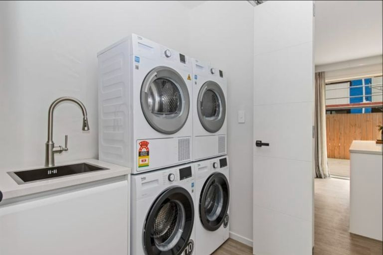 Photo of property in 1/44 May Street, Hamilton East, Hamilton, 3216