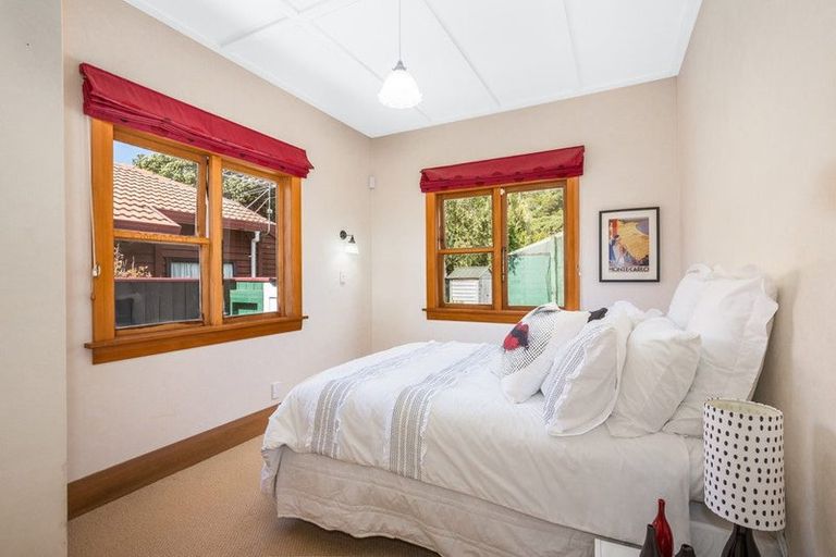 Photo of property in 49 Oroua Street, Eastbourne, Lower Hutt, 5013