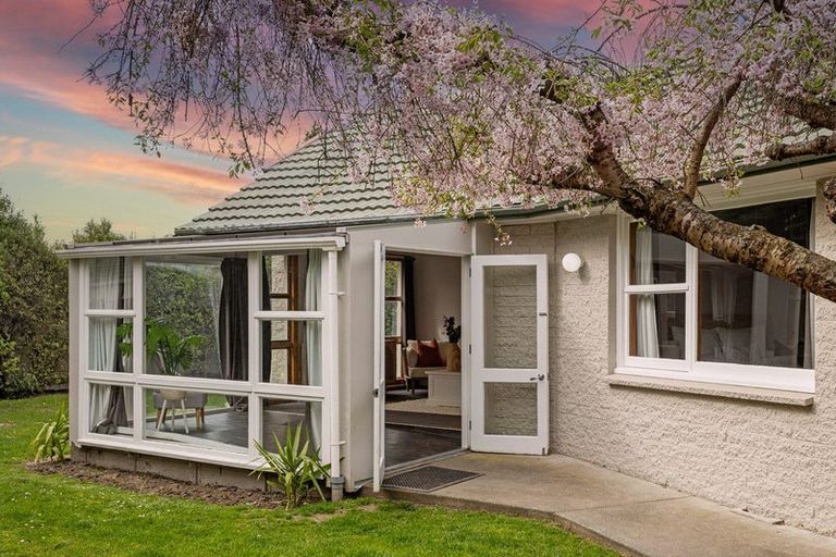Photo of property in 2 Clipper Place, Redwood, Christchurch, 8051