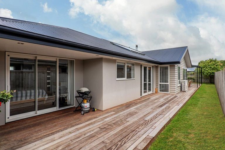 Photo of property in 22 Pemberton Drive, Darfield, 7510