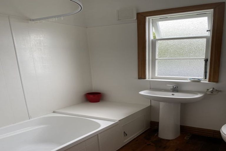 Photo of property in 57 Townsend Road, Miramar, Wellington, 6022