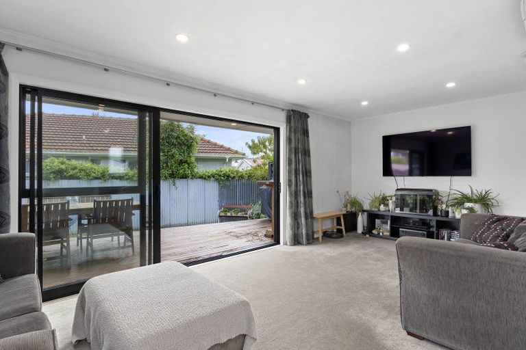 Photo of property in 1 Penelope Place, Casebrook, Christchurch, 8051