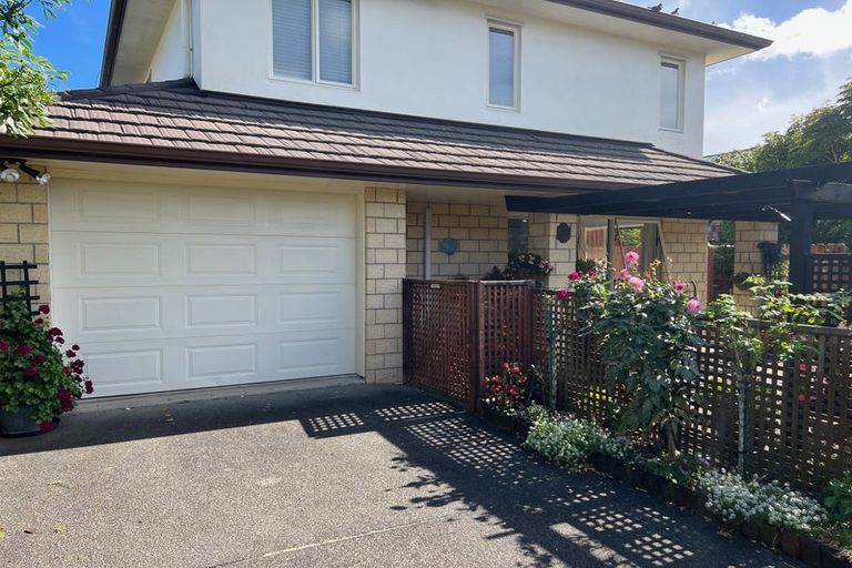 Photo of property in 40 Point View Drive, East Tamaki Heights, Auckland, 2016