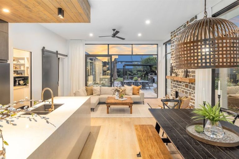 Photo of property in 97 Bryndwr Road, Bryndwr, Christchurch, 8052