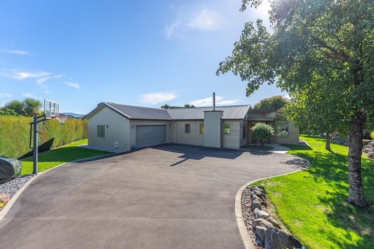 Photo of property in 4 Lamont Place, Waikanae, 5036