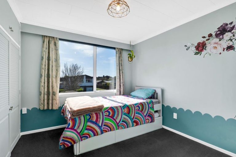 Photo of property in 17 Oberon Street, Stratford, 4332