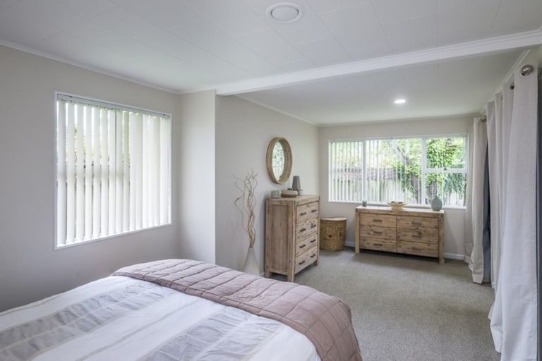 Photo of property in 2 Hillcrest Road, Raumati South, Paraparaumu, 5032