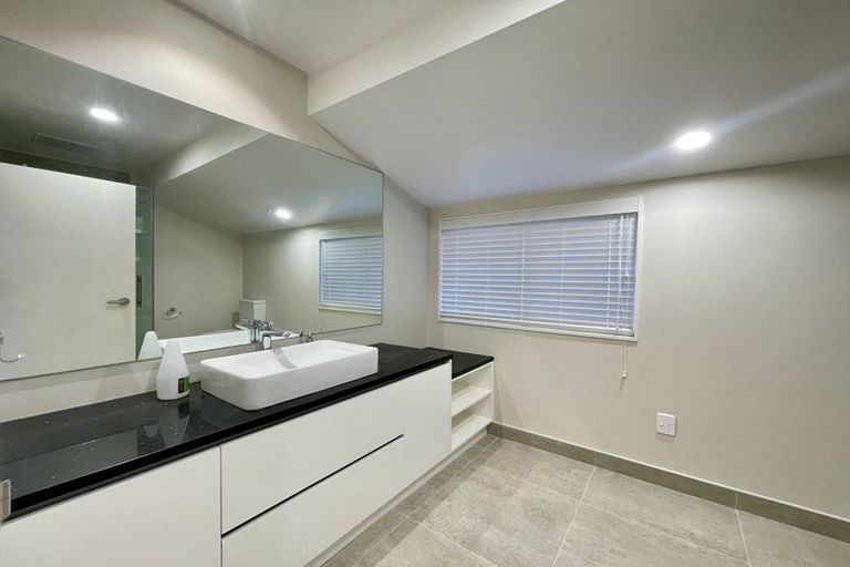 Photo of property in 16 Beulah Avenue, Rothesay Bay, Auckland, 0630