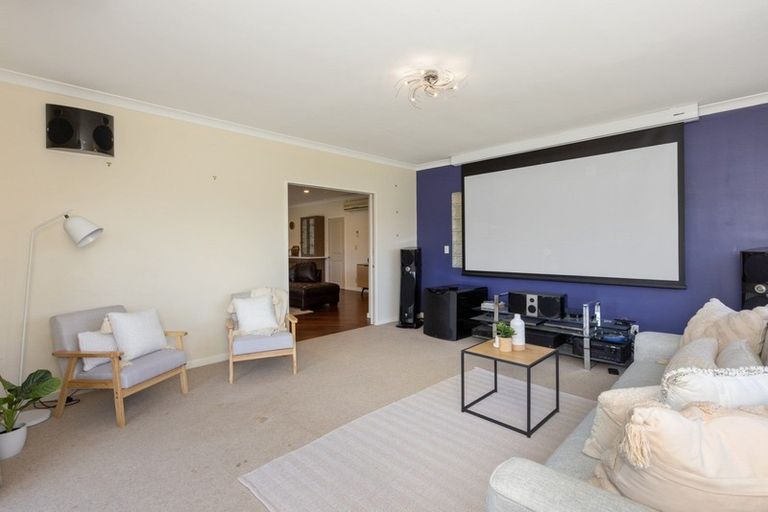 Photo of property in 56 Fairview Place, Havelock North, 4130