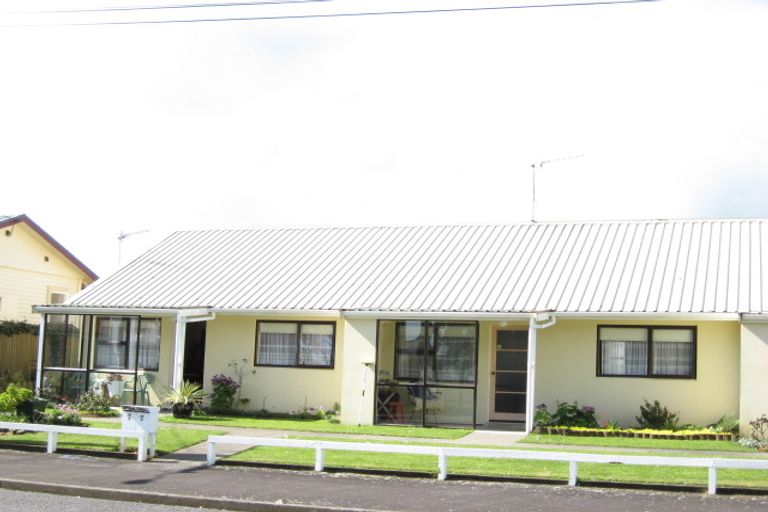 Photo of property in 13 Henui Street, Strandon, New Plymouth, 4312