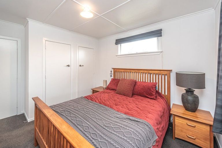 Photo of property in 18 Suther Street, Waverley, 4510