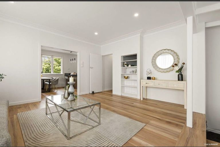 Photo of property in 10 Kerrykeel Drive, Flat Bush, Auckland, 2019