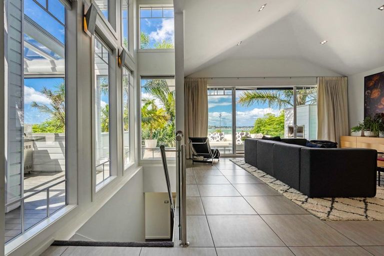 Photo of property in 87 Princes Street, Northcote Point, Auckland, 0627