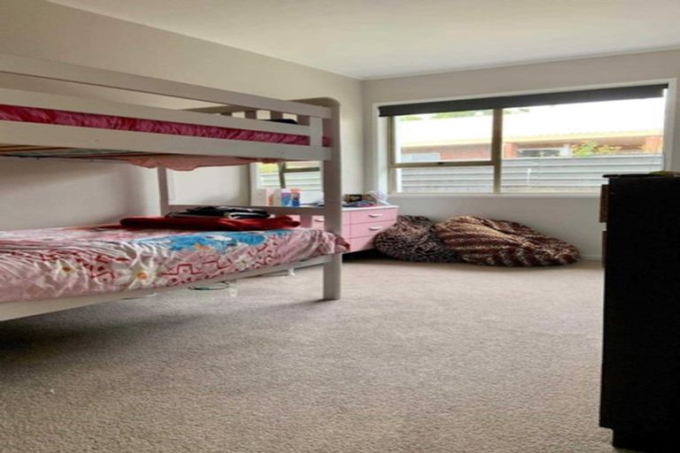 Photo of property in 317 Shakespeare Street, Leamington, Cambridge, 3432