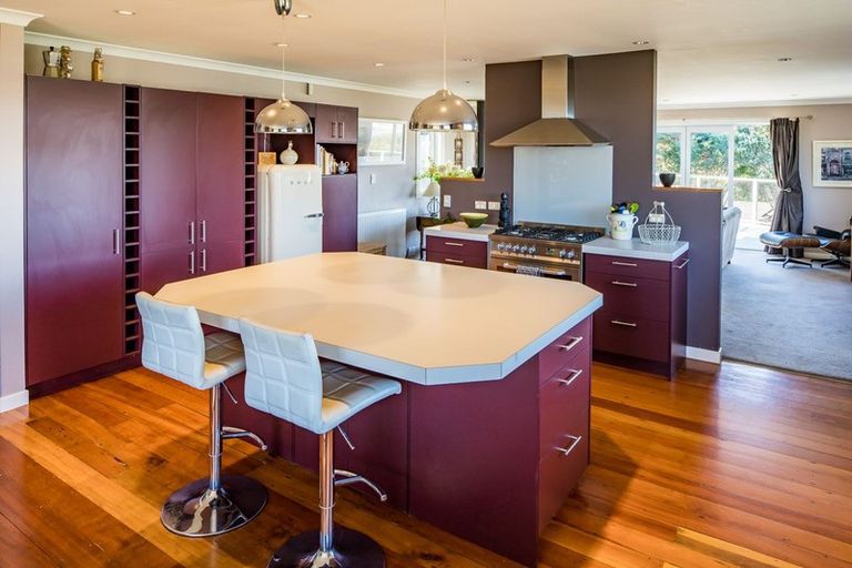 Photo of property in 71 Mana View Road, Paremata, Porirua, 5026