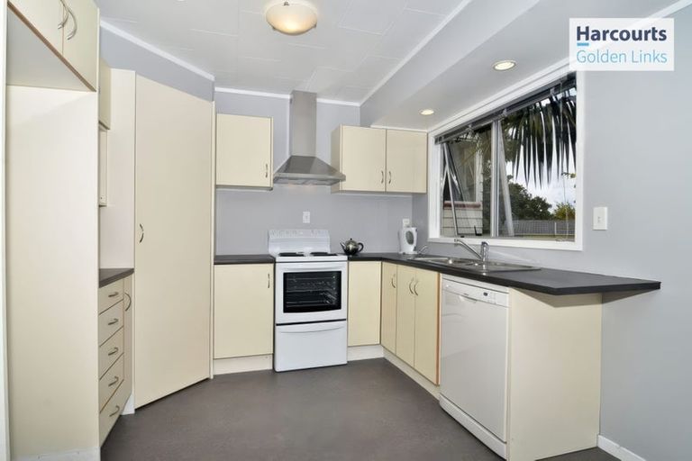 Photo of property in 3 Ballial Place, West Harbour, Auckland, 0618