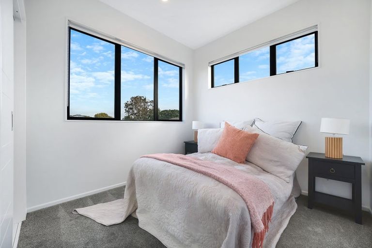 Photo of property in 8/32 Tiraumea Drive, Pakuranga, Auckland, 2010