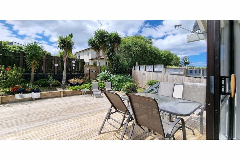 Photo of property in 2/39 Killarney Avenue, Torbay, Auckland, 0630