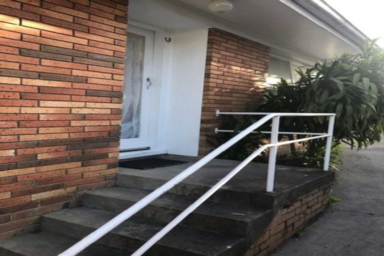 Photo of property in 18b Agincourt Street, Glenfield, Auckland, 0629