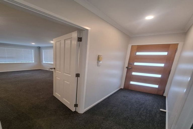Photo of property in 95 Everglade Drive, Totara Heights, Auckland, 2105