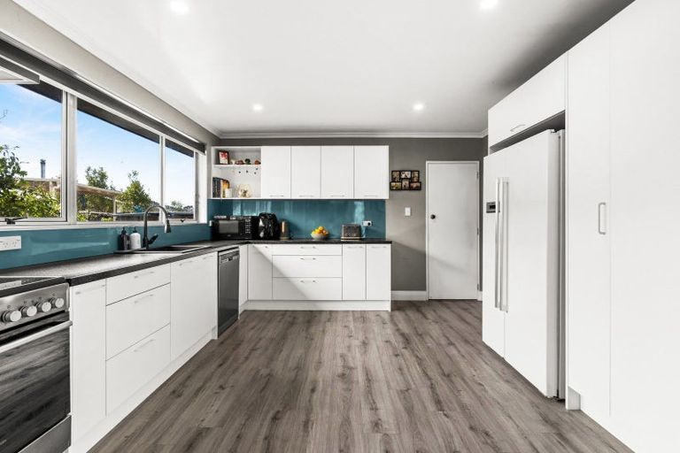 Photo of property in 69 Puketapu Road, Taradale, Napier, 4112